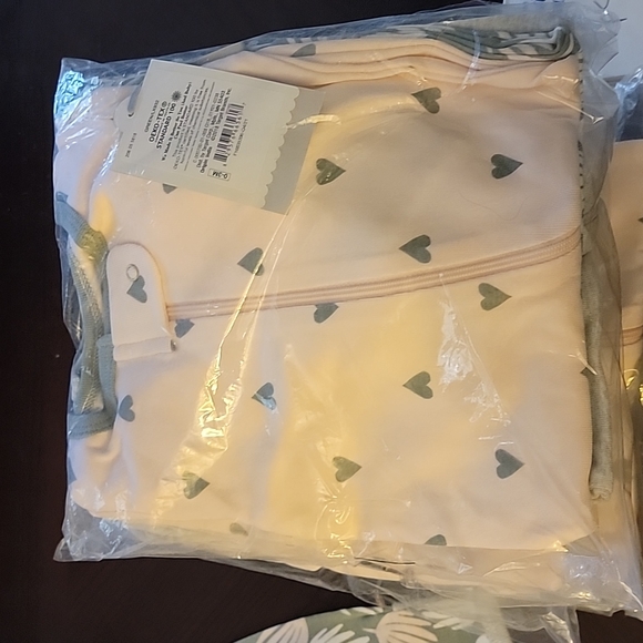 Baby one piece pj's - Picture 8 of 8